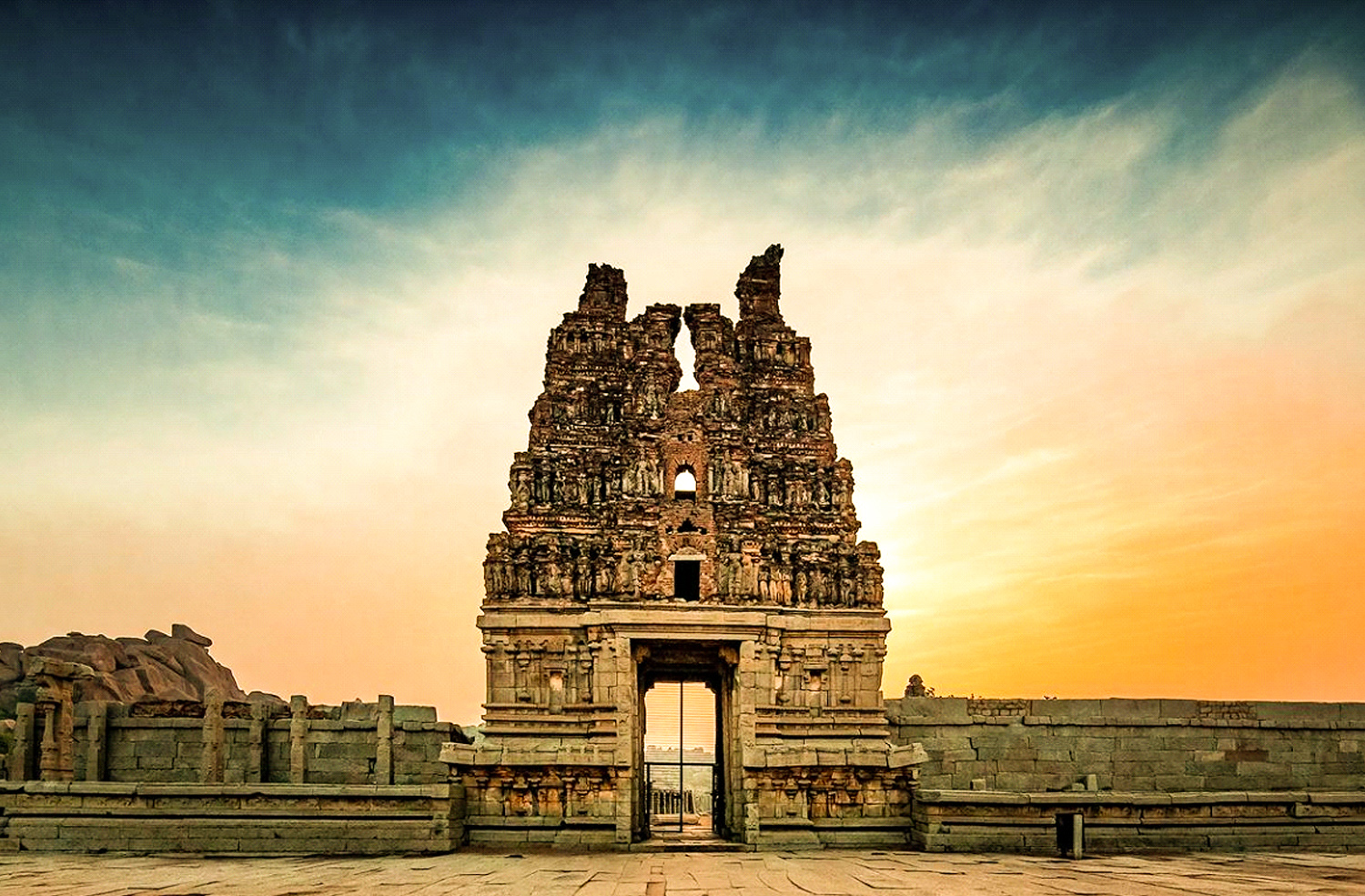 Hampi Tour Package  2 Night 3 Days